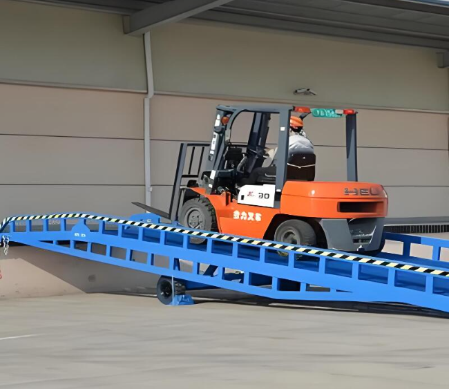 北林移动式卸货平台（叉车用）